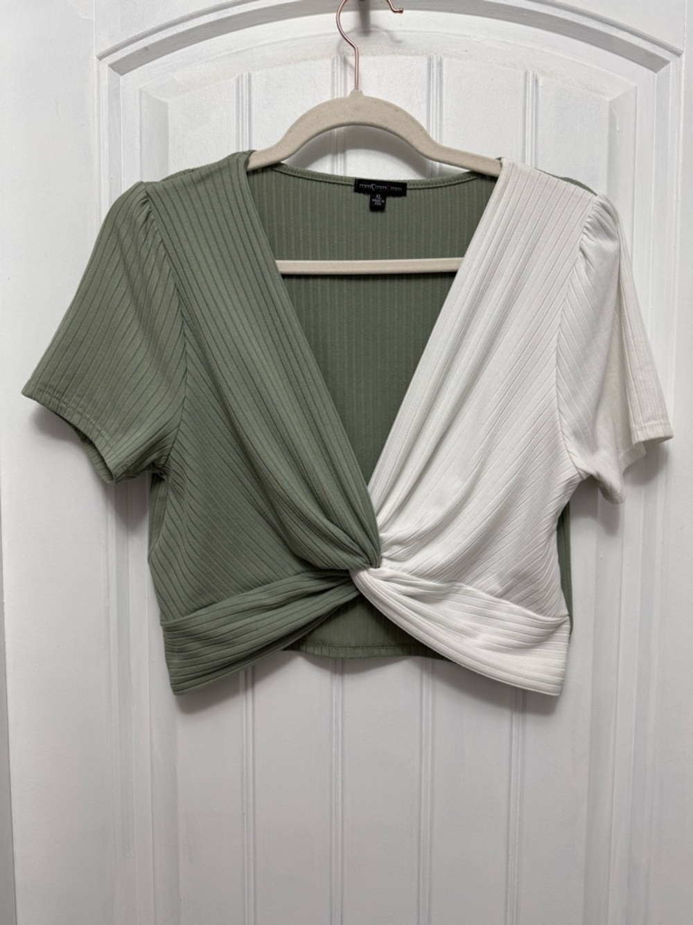 Mm Mm Mm Green & White Crop Top W Tie & Deep V Size XL ( 35-6)